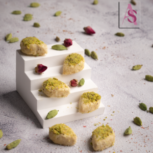 الغريبة بالفستق